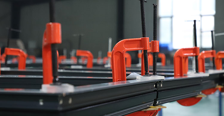 沈陽系統(tǒng)窗廠家生產(chǎn)工藝的概述